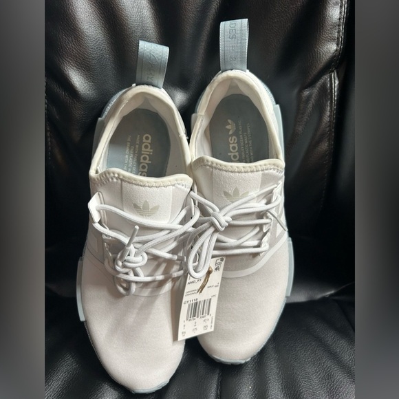Adidas NMD R1 9.5M White/Magic Grey - Picture 1 of 7